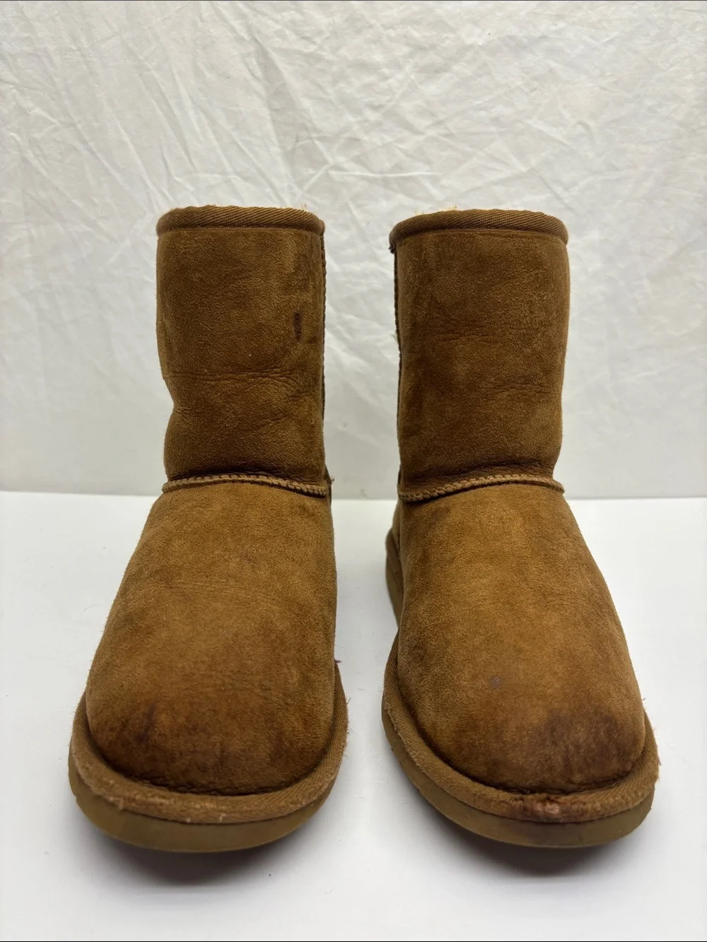 UGG Chestnut Short Suede Shearling Boots, SZ 5 for big girl, box 39